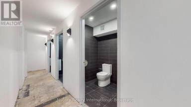 SECOND FLOOR - 8 EASTERN AVENUE Toronto (Moss Park) Ontario photo 9