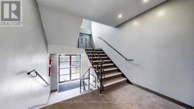 GROUND + SECOND - 8 EASTERN AVENUE Toronto (Moss Park) Ontario photo 9
