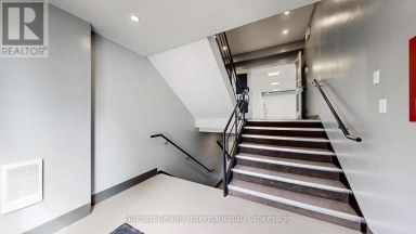 GROUND, SECOND, BASEMENT - 8 EASTERN AVENUE Toronto (Moss Park) Ontario photo 8