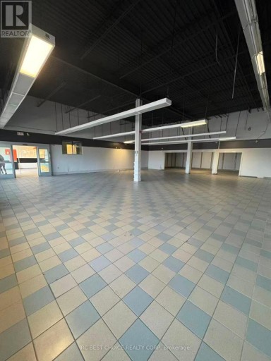 6 - 2568 FINCH AVENUE W, Toronto (Humber Summit), Ontario, M9M2G3