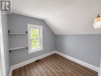 595 9TH STREET Hanover Ontario photo 11