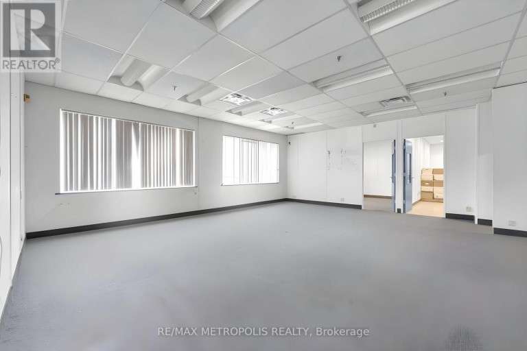 35 OAK STREET, Toronto (Humberlea-Pelmo Park), Ontario, M9N1A1