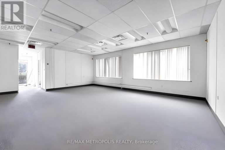 35 OAK STREET, Toronto (Humberlea-Pelmo Park), Ontario, M9N1A1