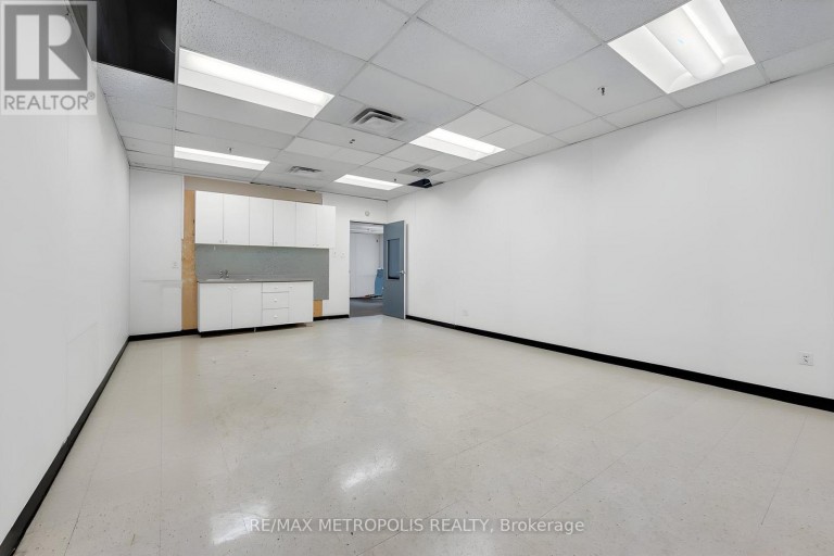35 OAK STREET, Toronto (Humberlea-Pelmo Park), Ontario, M9N1A1
