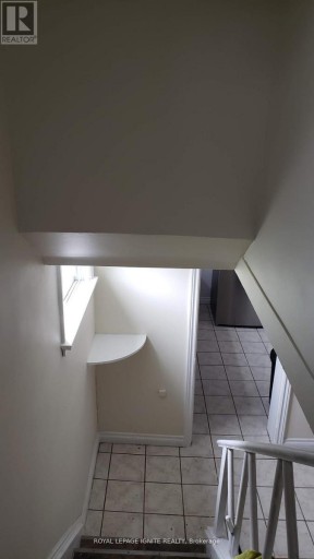 LOWER - 200 PHYLLIS AVENUE, Toronto (Cliffcrest), Ontario, M1M1Z1