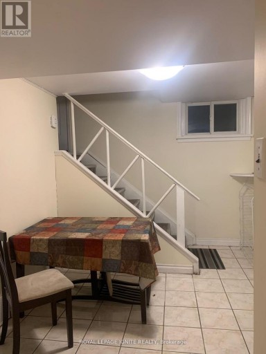 LOWER - 200 PHYLLIS AVENUE, Toronto (Cliffcrest), Ontario, M1M1Z1