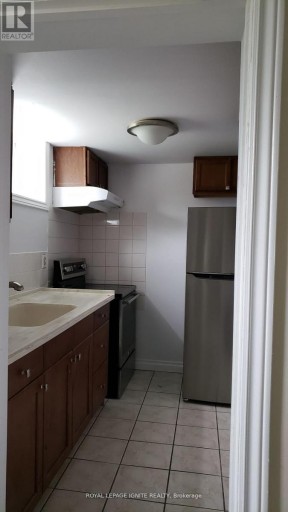 LOWER - 200 PHYLLIS AVENUE, Toronto (Cliffcrest), Ontario, M1M1Z1