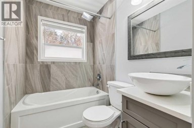 40 Henefer Road SW Calgary Alberta photo 17