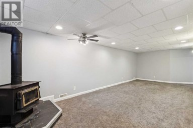 40 Henefer Road SW Calgary Alberta photo 18