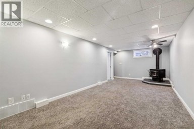 40 Henefer Road SW Calgary Alberta photo 20