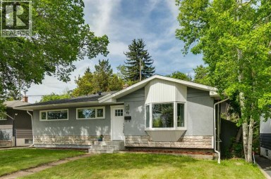 40 Henefer Road SW Calgary Alberta photo 3