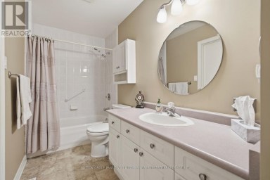 64 - 1241 HAMILTON ROAD London East (East P) Ontario photo 16