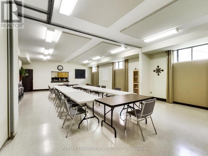 FULL - 1225 DUNDAS STREET, Burlington, Ontario, L7P0S9