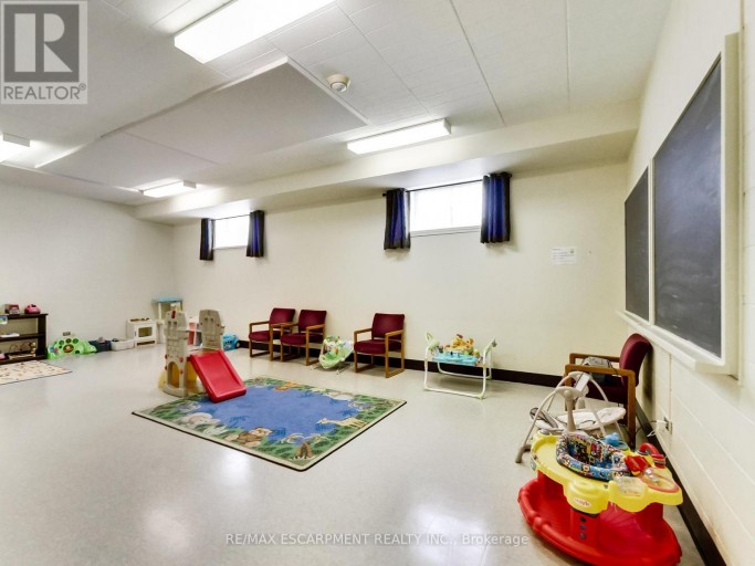 FULL - 1225 DUNDAS STREET, Burlington, Ontario, L7P0S9