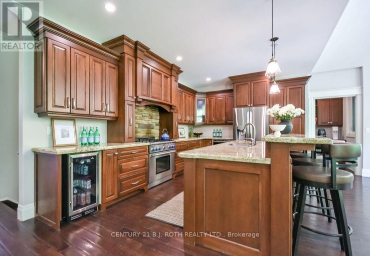 33 REILLY'S RUN, Springwater (Snow Valley), Ontario, L0L1Y3