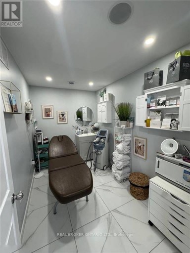 1960 MAIN STREET W, Hamilton (Ainslie Wood), Ontario, L8S4N5