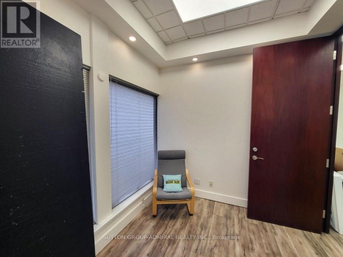 474 CHAMPAGNE DRIVE, Toronto (York University Heights), Ontario, M3J2T9