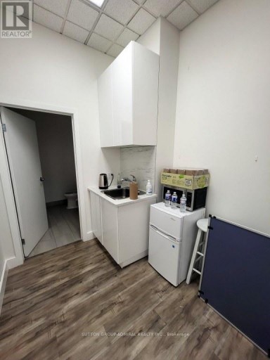 474 CHAMPAGNE DRIVE, Toronto (York University Heights), Ontario, M3J2T9
