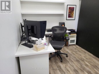 474 CHAMPAGNE DRIVE Toronto (York University Heights) Ontario photo 2