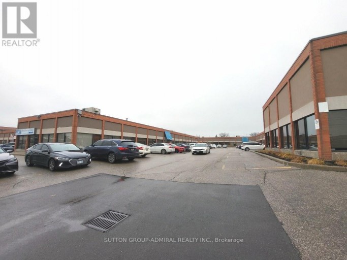 474 CHAMPAGNE DRIVE, Toronto (York University Heights), Ontario, M3J2T9