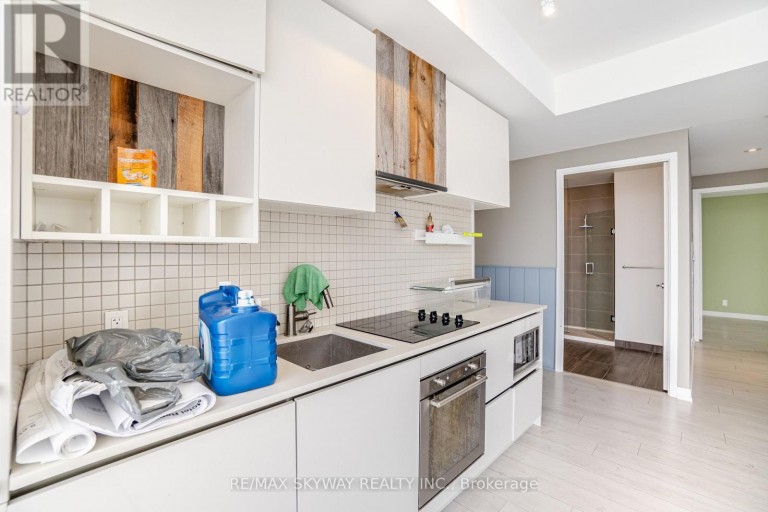 5702 - 5 BUTTERMILL AVENUE, Vaughan (Vaughan Corporate Centre), Ontario, L4K0J5