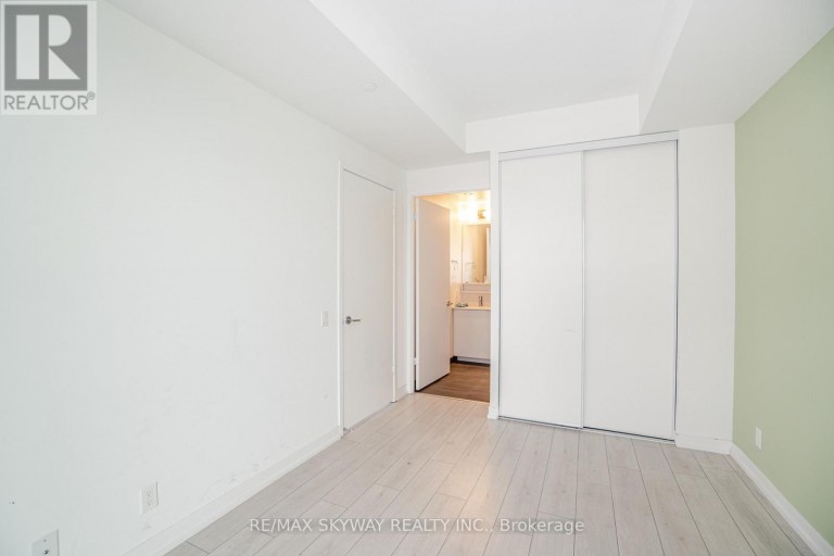 5702 - 5 BUTTERMILL AVENUE, Vaughan (Vaughan Corporate Centre), Ontario, L4K0J5