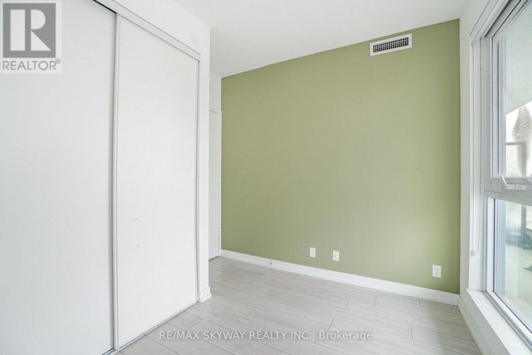 5702 - 5 BUTTERMILL AVENUE, Vaughan (Vaughan Corporate Centre), Ontario, L4K0J5