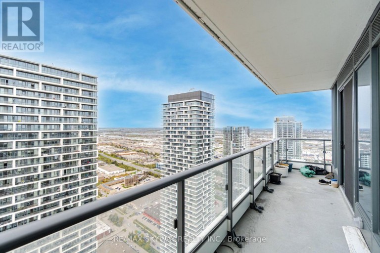 5702 - 5 BUTTERMILL AVENUE, Vaughan (Vaughan Corporate Centre), Ontario, L4K0J5