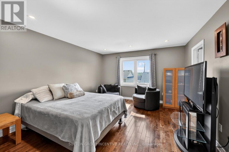60 SUCCESSION CRESCENT, Barrie (Innis-Shore), Ontario, L4M7G4