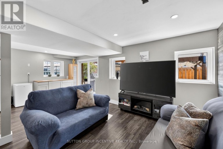 60 SUCCESSION CRESCENT, Barrie (Innis-Shore), Ontario, L4M7G4