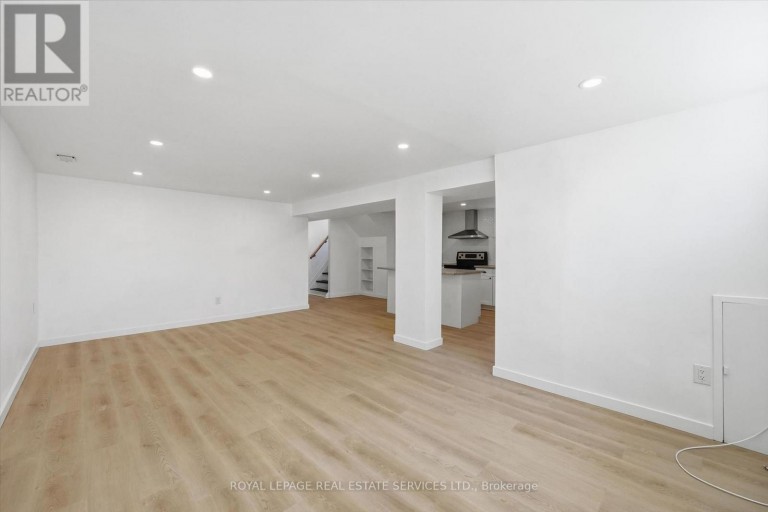 LOWER - 6 GREENING COURT, Hamilton (Dundas), Ontario, L9H1G9