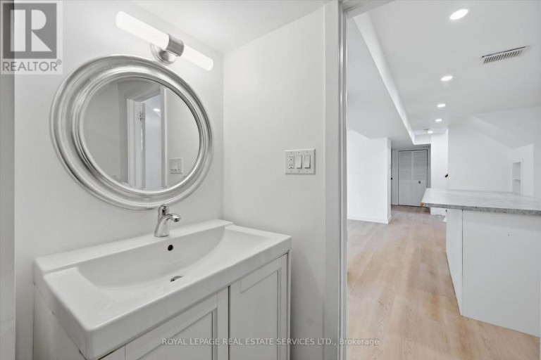 LOWER - 6 GREENING COURT, Hamilton (Dundas), Ontario, L9H1G9