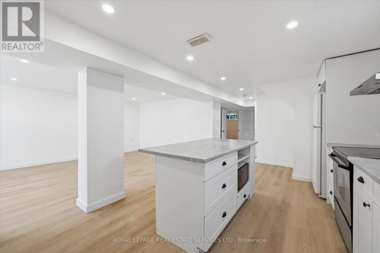 LOWER - 6 GREENING COURT, Hamilton (Dundas), Ontario, L9H1G9