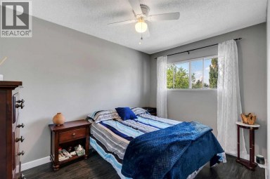249 Acadia Drive SE Calgary Alberta photo 17