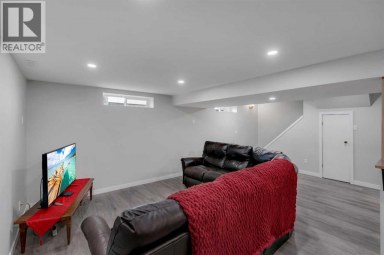 249 Acadia Drive SE Calgary Alberta photo 20