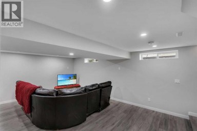 249 Acadia Drive SE Calgary Alberta photo 21