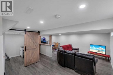 249 Acadia Drive SE Calgary Alberta photo 22