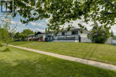 249 Acadia Drive SE Calgary Alberta photo 40