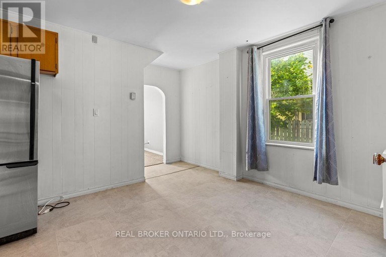 1323 2ND AVENUE W, Owen Sound, Ontario, N4K4N5