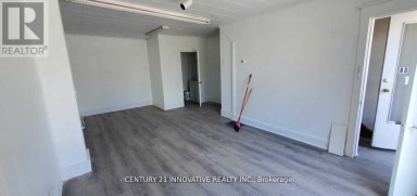 82 CENTRE STREET N Oshawa (Central) Ontario photo 2