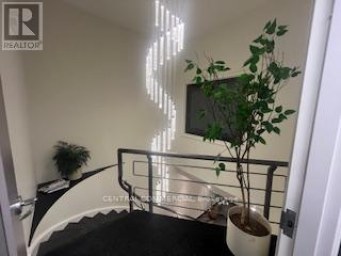 12-204 - 30 WERTHEIM COURT Richmond Hill (Beaver Creek Business Park) Ontario photo 3