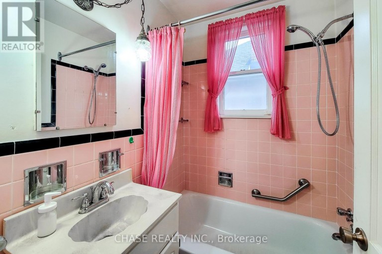 187 PARADISE ROAD N, Hamilton (Westdale), Ontario, L8S3T2