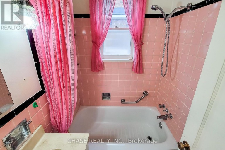 187 PARADISE ROAD N, Hamilton (Westdale), Ontario, L8S3T2
