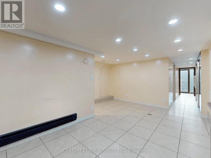 LOWER - 2828 DANFORTH AVENUE, Toronto (East End-Danforth), Ontario, M4C1M1