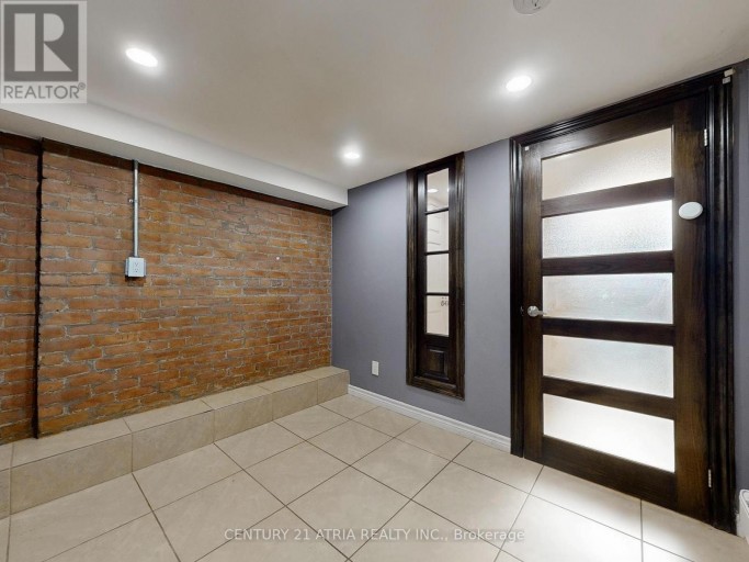 LOWER - 2828 DANFORTH AVENUE, Toronto (East End-Danforth), Ontario, M4C1M1