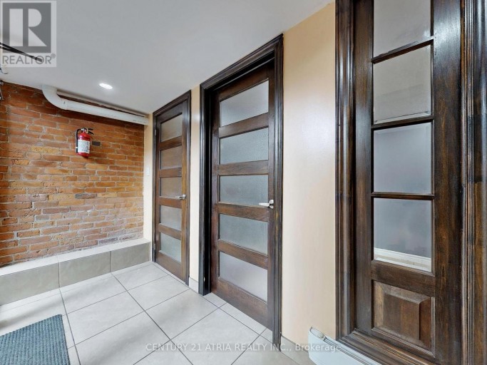 LOWER - 2828 DANFORTH AVENUE, Toronto (East End-Danforth), Ontario, M4C1M1