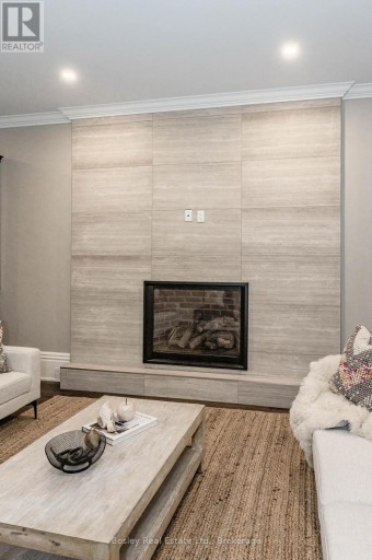 80 QUEEN STREET, Guelph (St. George's), Ontario, N1E4R8