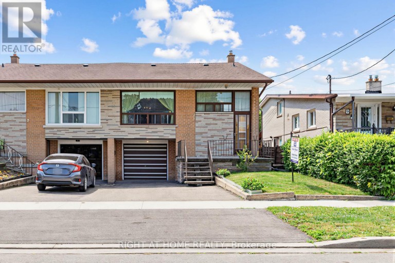 7 DAYSTROM DRIVE, Toronto (Humbermede), Ontario, M9M2A8
