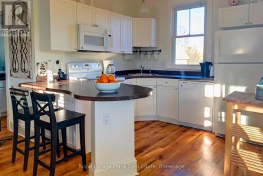 98 - 20 BUTTERNUT LANE Prince Edward County (Athol Ward) Ontario photo 3