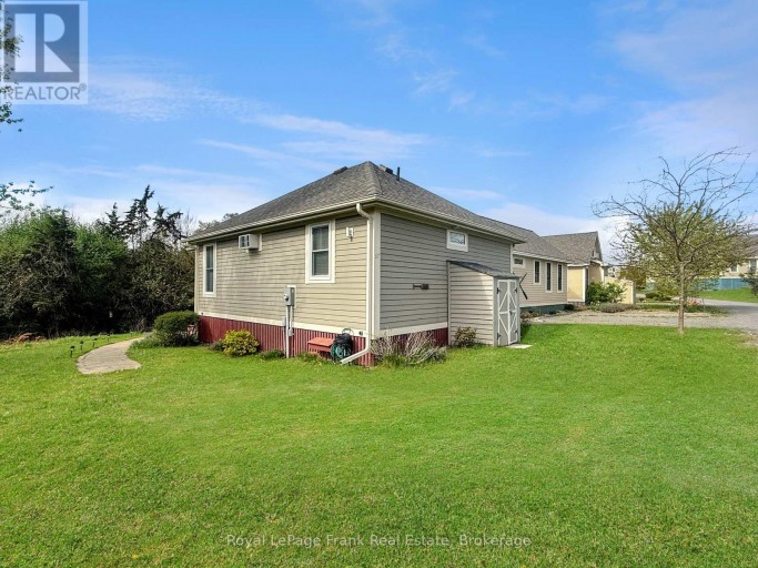 85 - 87 BUTTERNUT LANE, Prince Edward County (Athol Ward), Ontario, K0K1P0